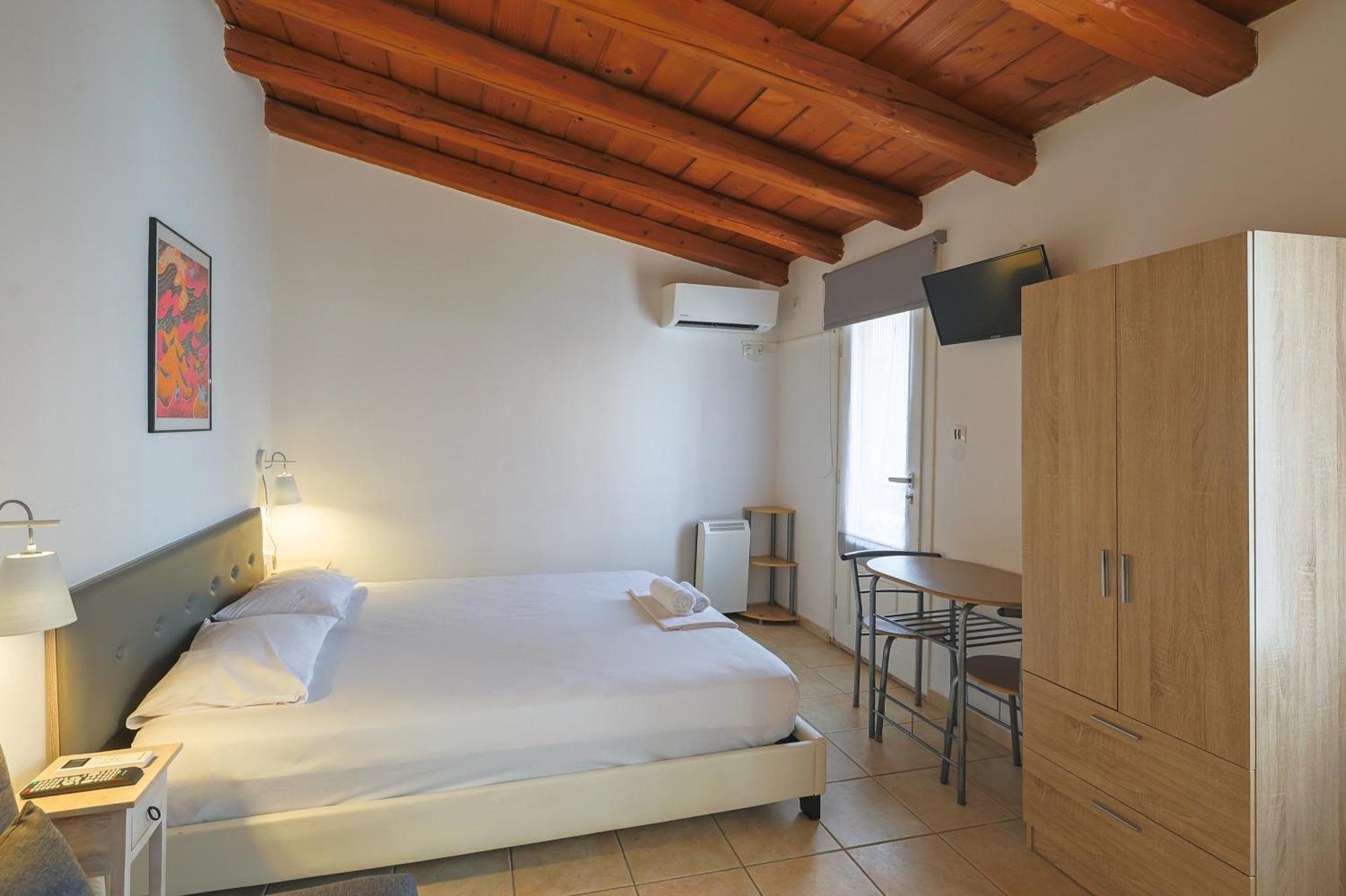 Stenaki - Apartments In Aegina Town Exterior photo