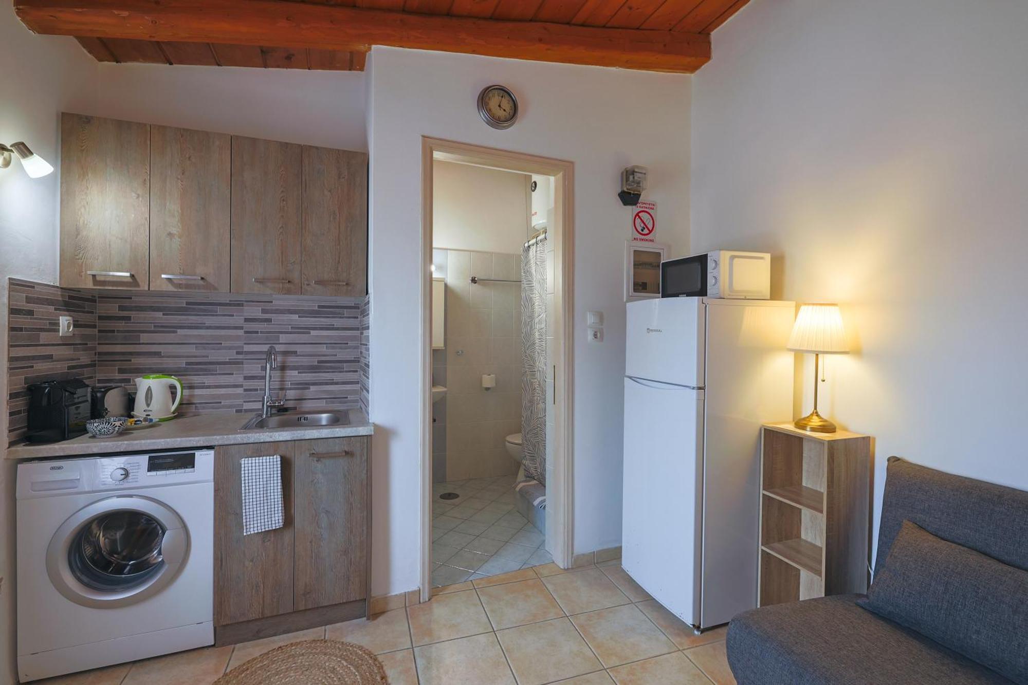Stenaki - Apartments In Aegina Town Exterior photo