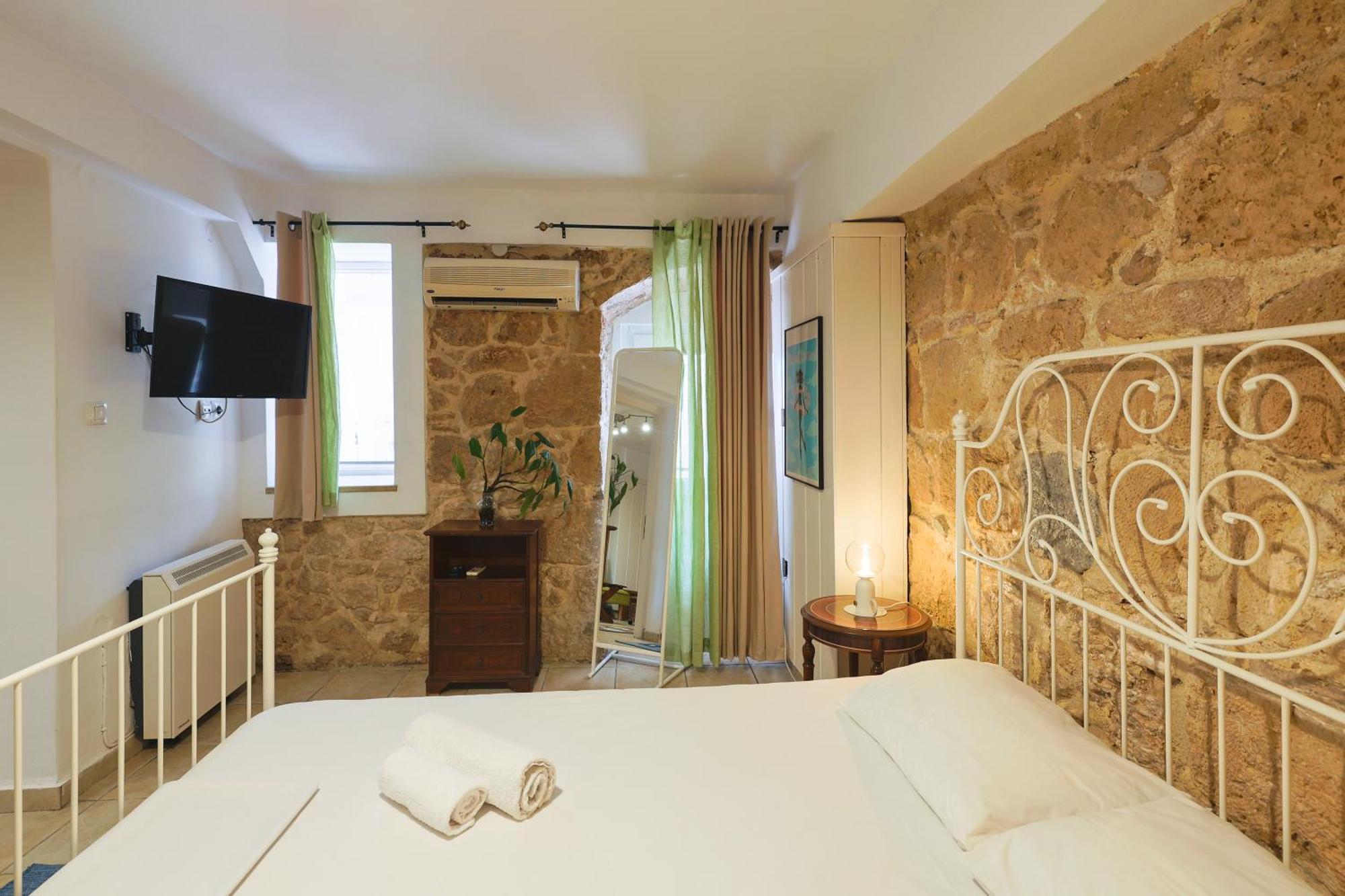 Stenaki - Apartments In Aegina Town Exterior photo