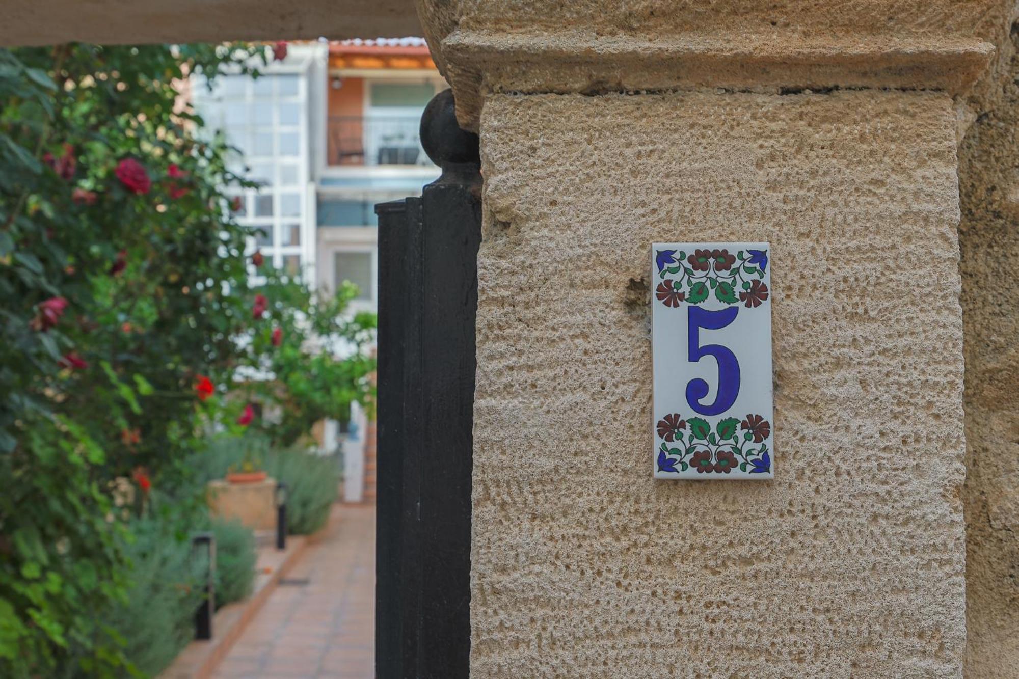 Stenaki - Apartments In Aegina Town Exterior photo